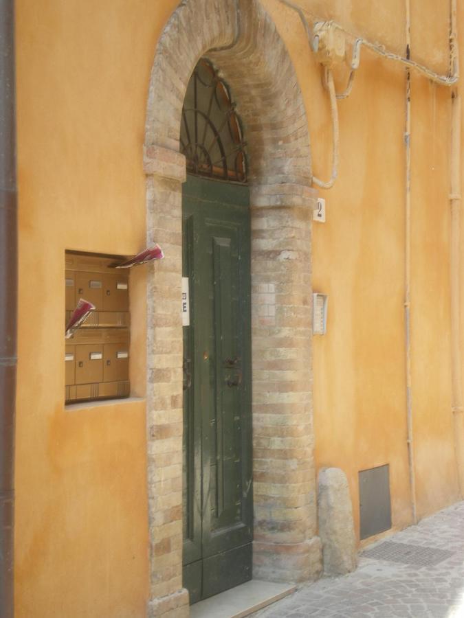 Il Vicoletto Di Bibi - B&B Staffolo Exteriör bild